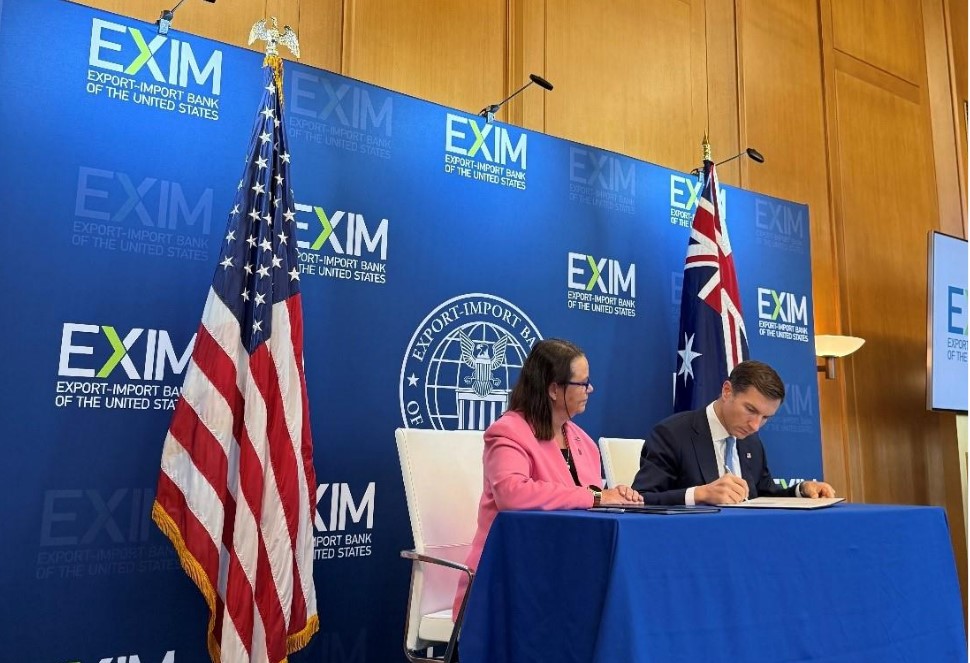 Ceremony signing Letter of Interest